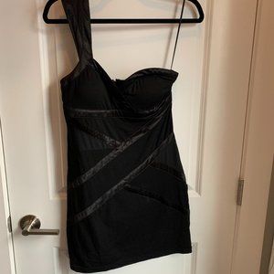Black One-Shoulder Body-Con Cocktail Dress